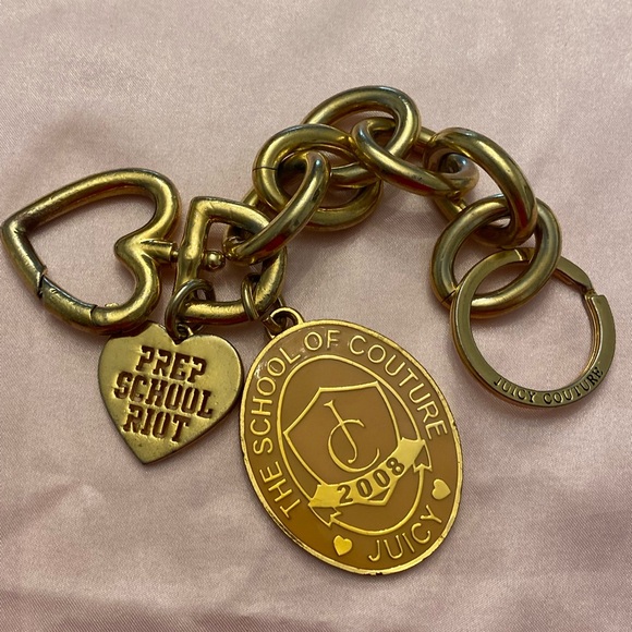 RARE VINTAGE 2008 Juicy Couture Gold Tone Keychain/Purse Charm with Two Charms - Picture 6 of 10